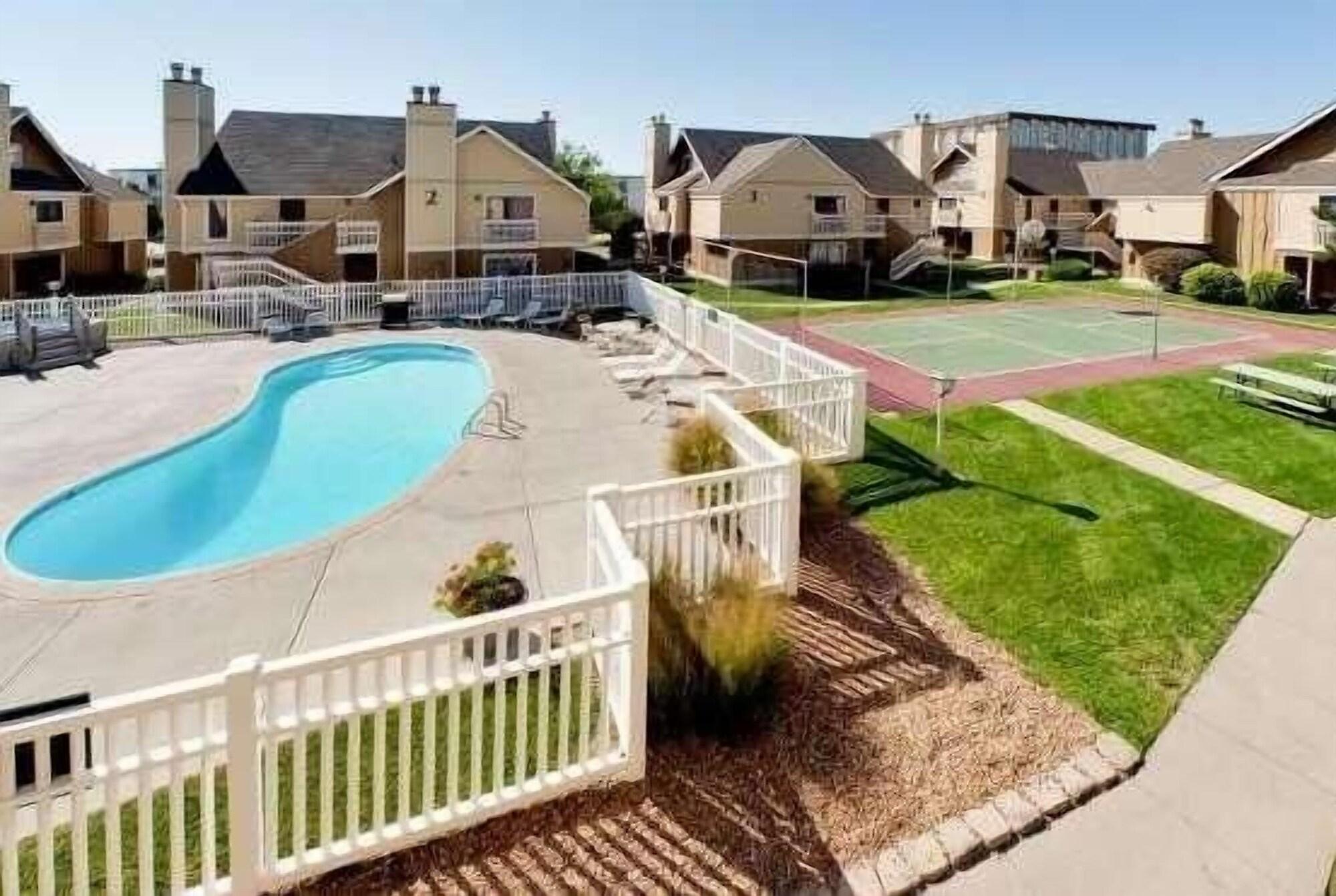 Hawthorn Extended Stay By Wyndham Wichita Exterior foto
