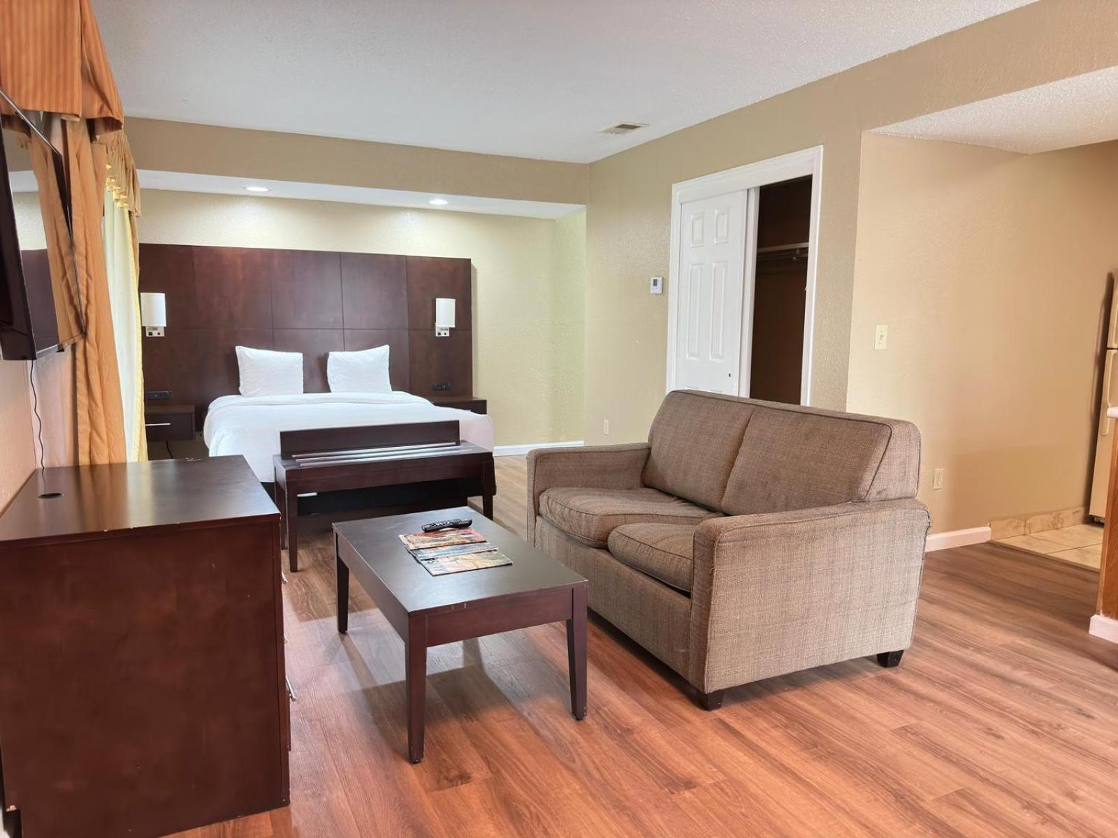 Hawthorn Extended Stay By Wyndham Wichita Exterior foto