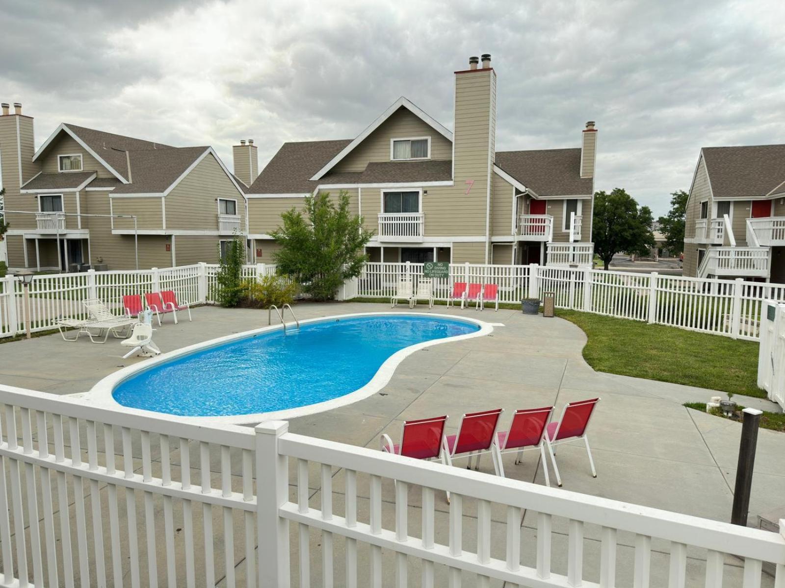 Hawthorn Extended Stay By Wyndham Wichita Exterior foto